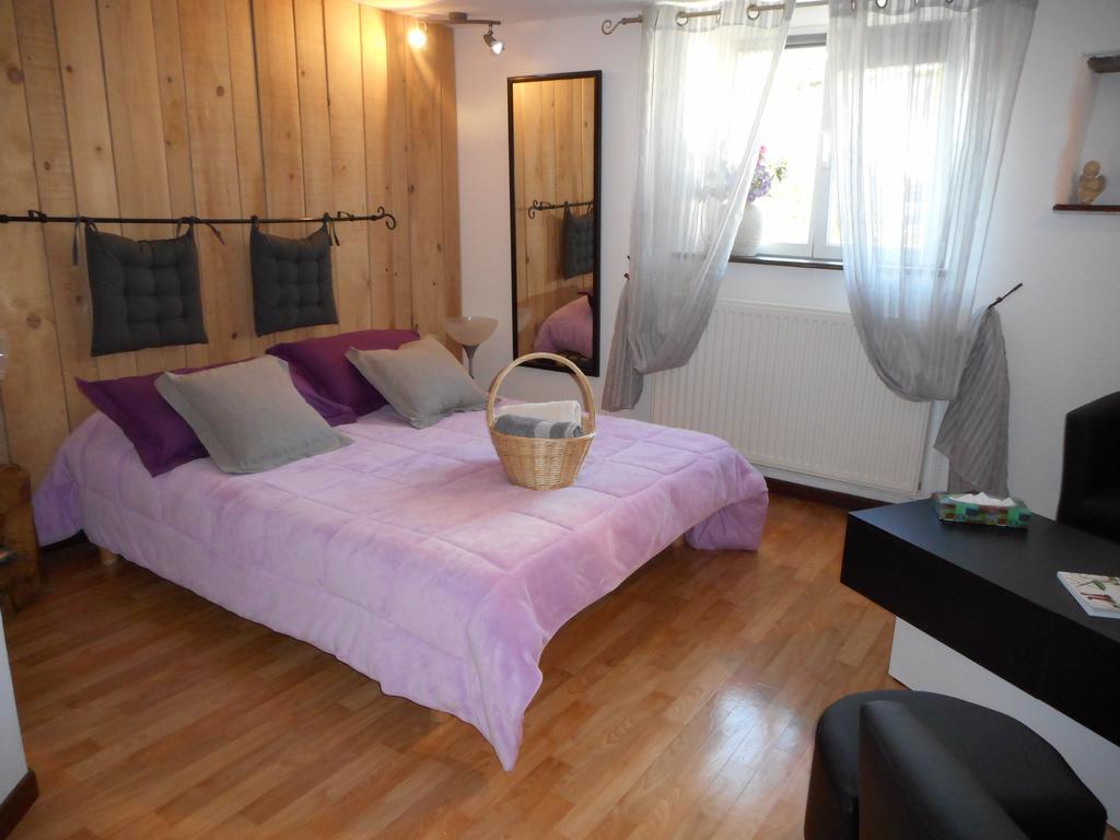Gite La Charmaie Husseren-Wesserling Kamer foto